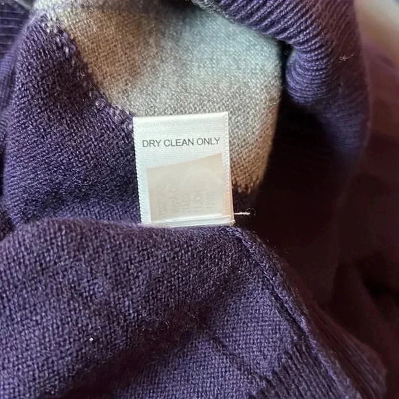 Banana Republic Men’s Royal Purple Argyle V-Neck Sweater Size Medium - Picture 8 of 8